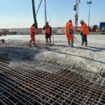 Betonstort van bijna 1500 m3 (dek van het viaduct).